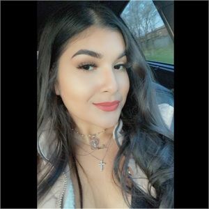 Meet your Posher, Valeria